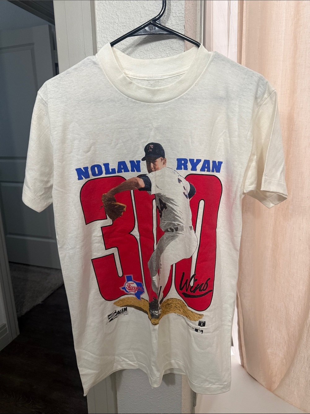 Nolan Ryan 300 Wins Graphic Tee - White